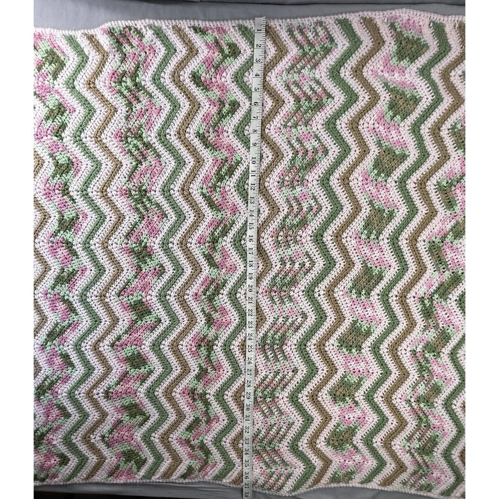 Handmade‎ Crochet Baby Blanket Chevron Pattern Pink and Green 45.5